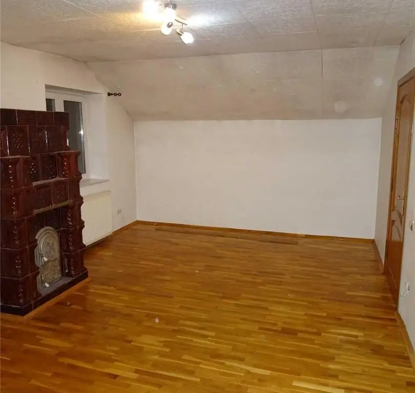 Vila 7 camere 285.000 euro, negociabil