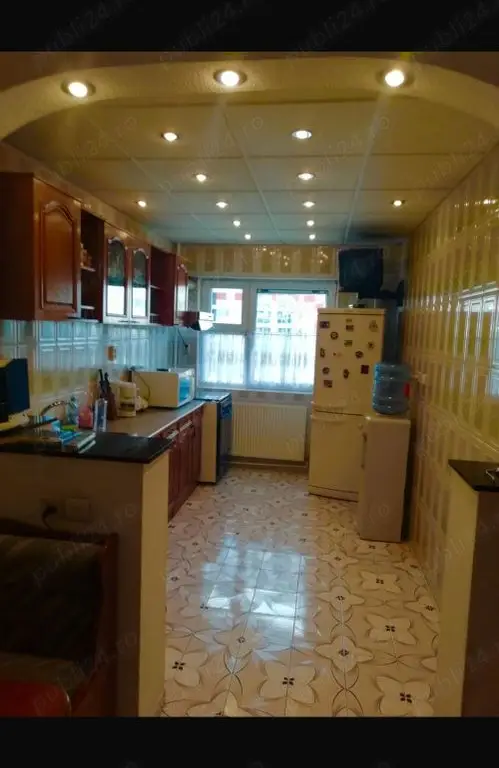 PROPRIETAR,Apartament cu 5 camere decomandat, duplex, et.4 si 5 .Bld. luliu maniu