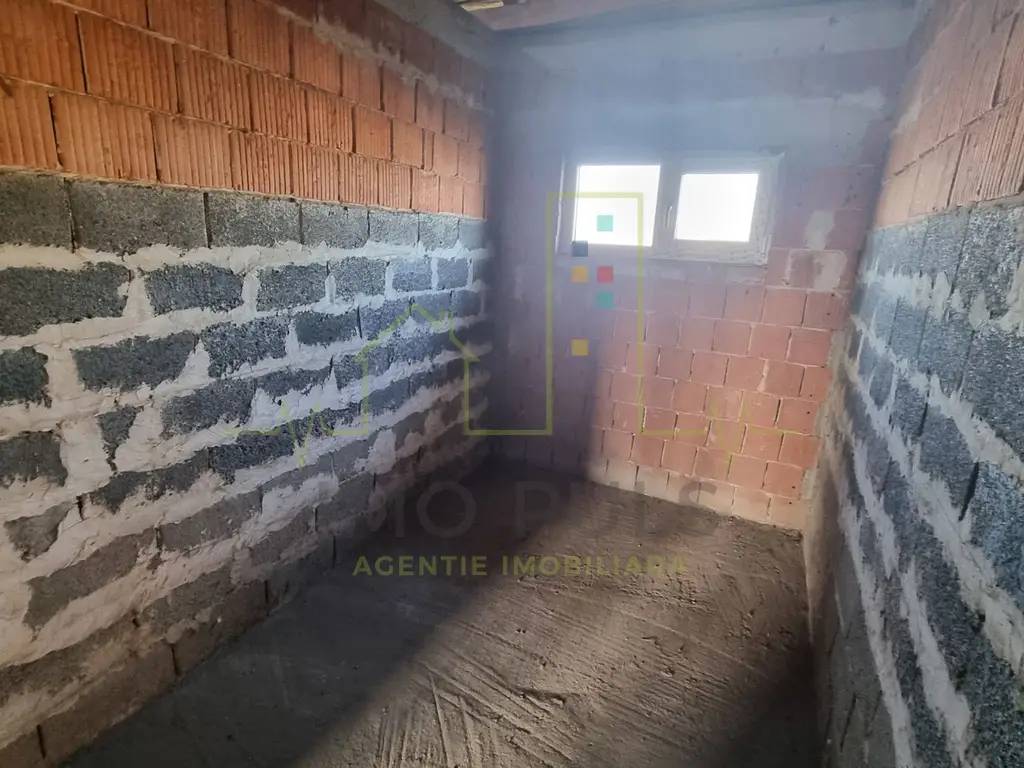 1/2 Duplex in centrul localitati Utvin.