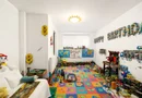 Casă spațioasă cu 8 camere, teren generos, oferă libertate și confort