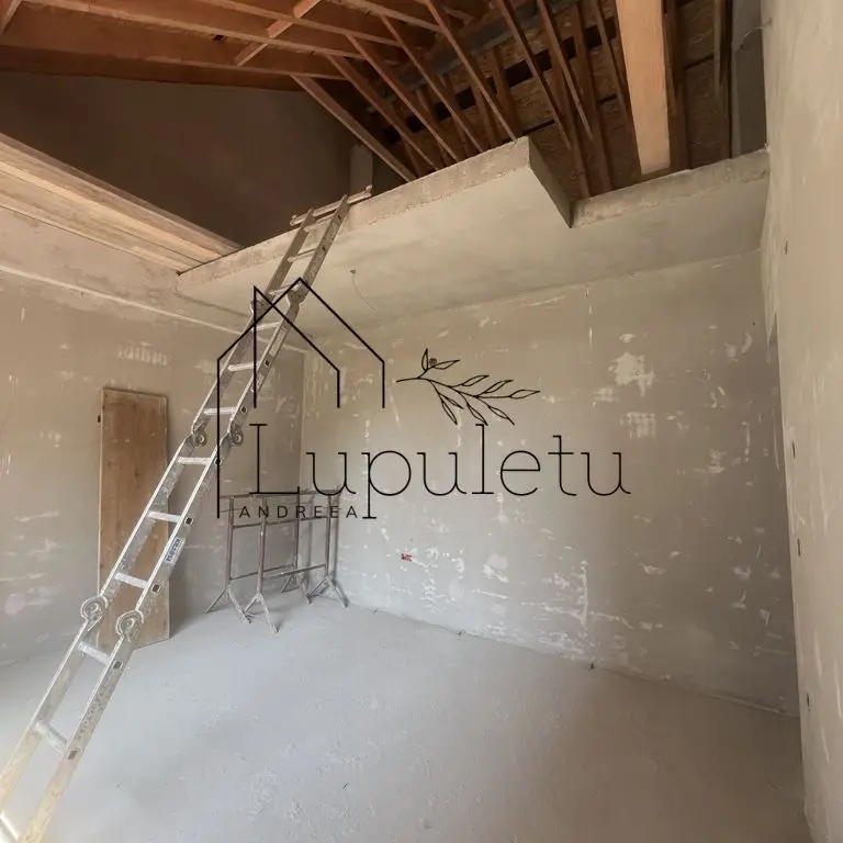 Proprietate unică D+P+E+M, Complet Renovată în 2025 | V.Aaron |