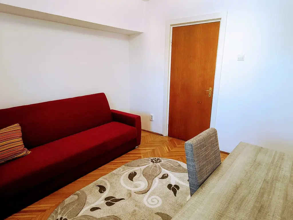 Inchiriez Ap 4 cam 110 mp cochet 2 bai Piata 1 Mai  Kiseleff