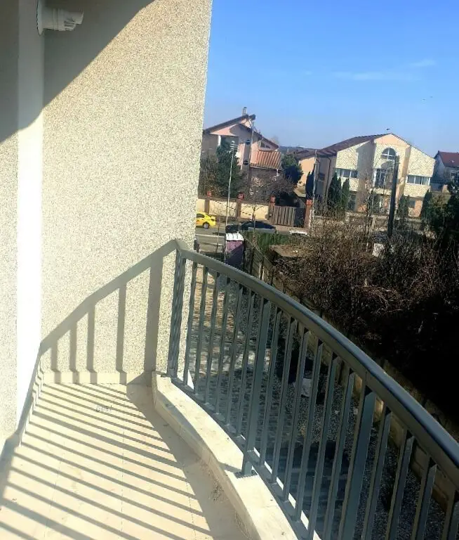 Garsonieră spațioasă luminoasă și plină de potențial în inima Piperei