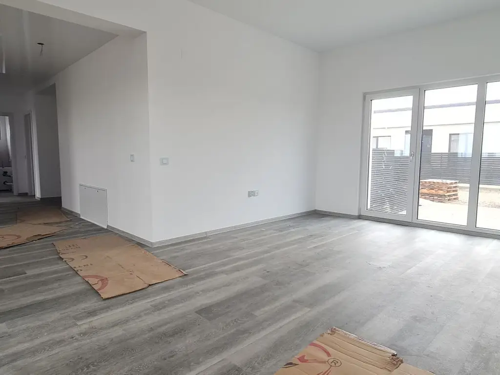 Casa 4 camere un nivel finalizata intabulata cartier Izvor Tarlungeni