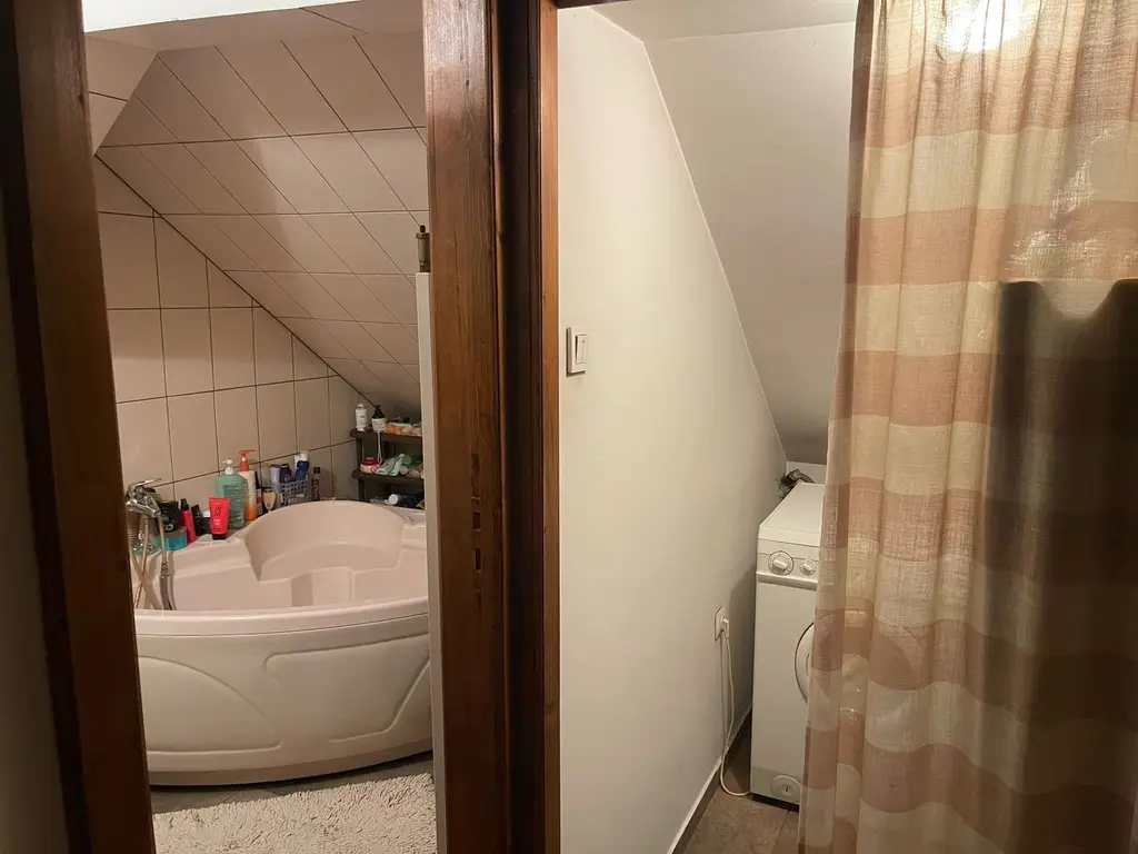 Apartament ultracentral, str V. Alecsandri, 110 mp utili. 174 900 E