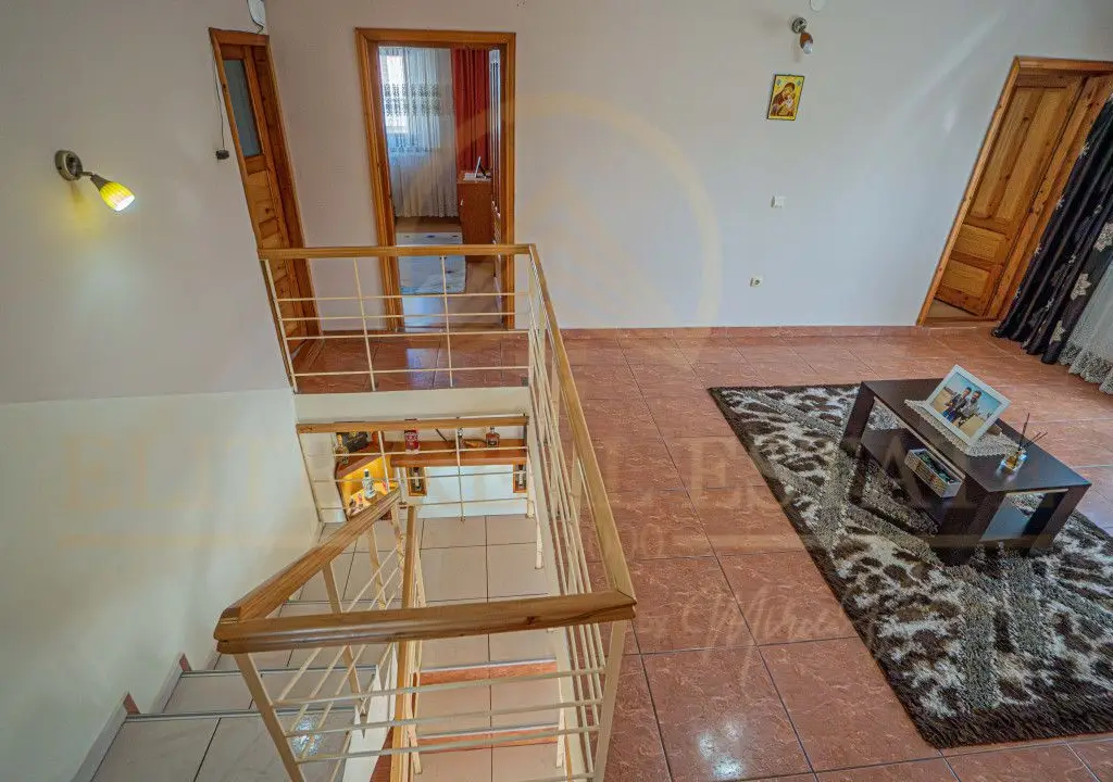 Agigea - Vila D+P+1E+M pe un teren de 772 mp cu o deschidere de 21,46 m.