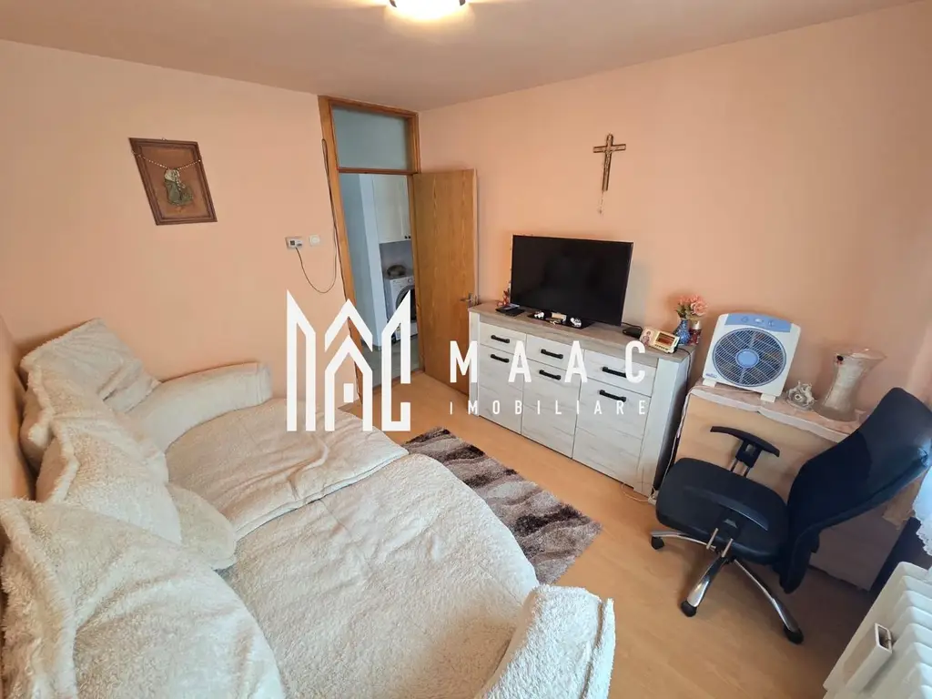 Apartament 4 camere 2 bai zona Strand Parc
