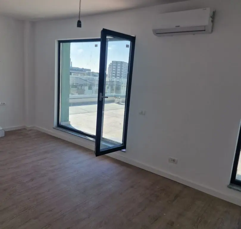 Penthouse la 3 minute de Metrou Mihai Bravu