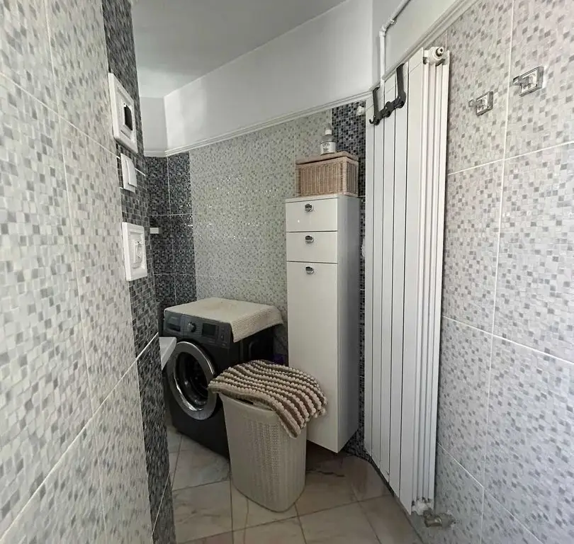 De vânzare apartament cu 4 camere în zona Cișmigiu