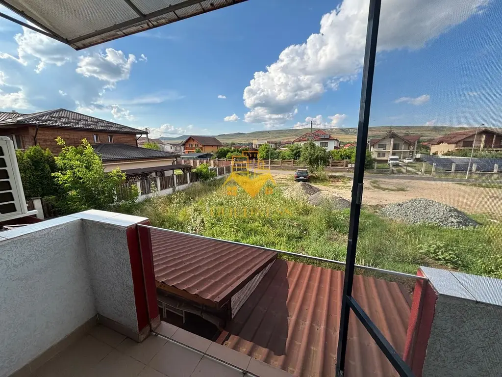 Duplex, 4 camere, modern, curte, terasă, 200mp teren, Florești