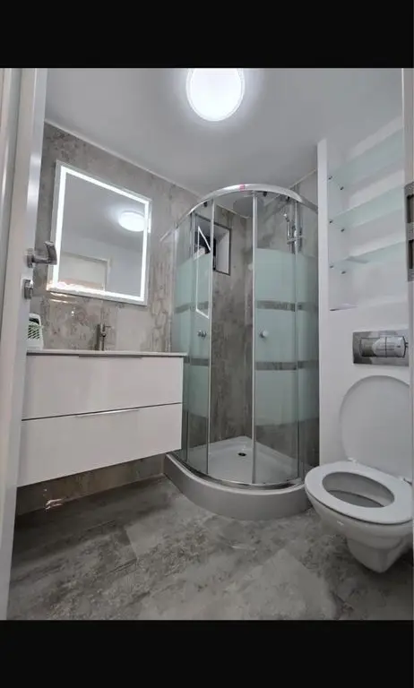 Vand Casa vizavi Cora Alexandriei