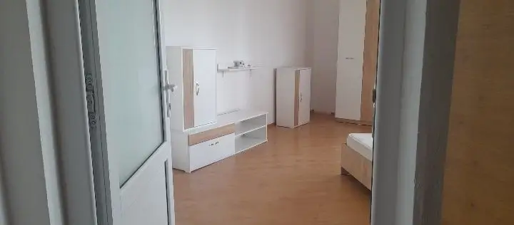 De vanzare apartament cu o cameră str. Brăilei, et. 7, 58.000 euro