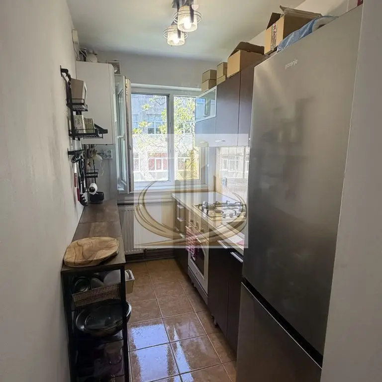 Apartament 3 camere | Zona Dacia | Etaj 2/4 | Confort & Locație Premiu