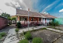 Casa 3 camere, bucatarie si baie, in zona centrala din Chisineu-Cris