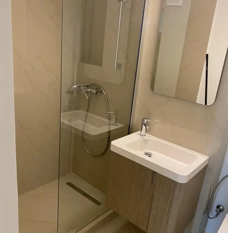 Inchiriez apartament zona Decebal