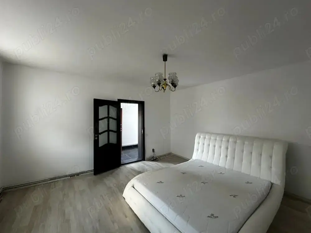 BRASADAS vinde Duplex 4 cam și curte 80 mp IRIS Bd. Muncii.