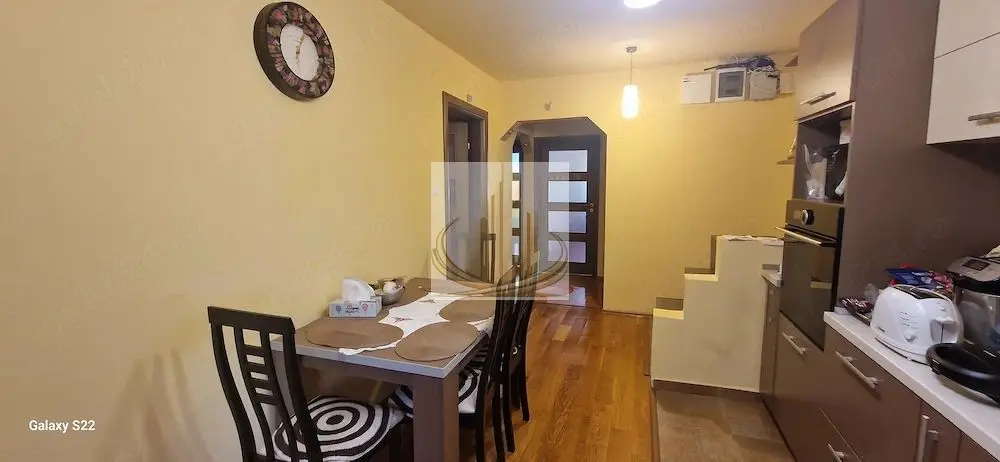Apartament 4 camere decomandat, 82 mp, etaj 1, Aradului
