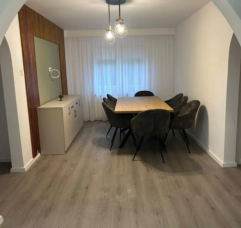 ageuropa.ro vinde apt. 4 cam. 78mp la etajul 2 în Micro 16.