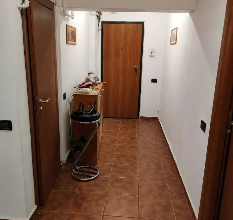 3 camere, zona Dacia, 93 mp, decomandat