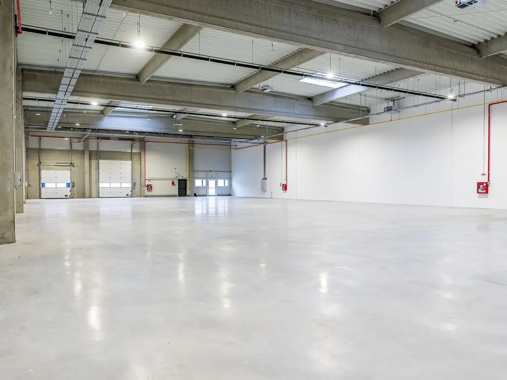 4646 mp - Hala industriala de închiriat în Parc Industrial Arad