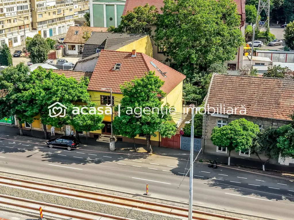 Imobil versatil D+P+E+M | Arteră principală Arad | Curte cu acces auto
