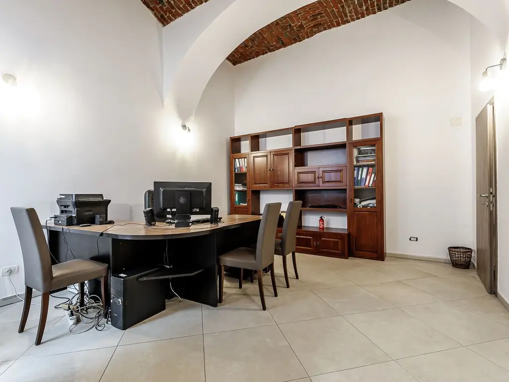 Apartament ultracentral Arad. Pretabil pentru birou.