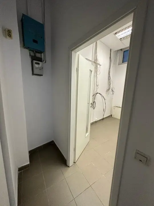 PROPRIETAR vand spatiu comercial pe Stefan Cel Mare