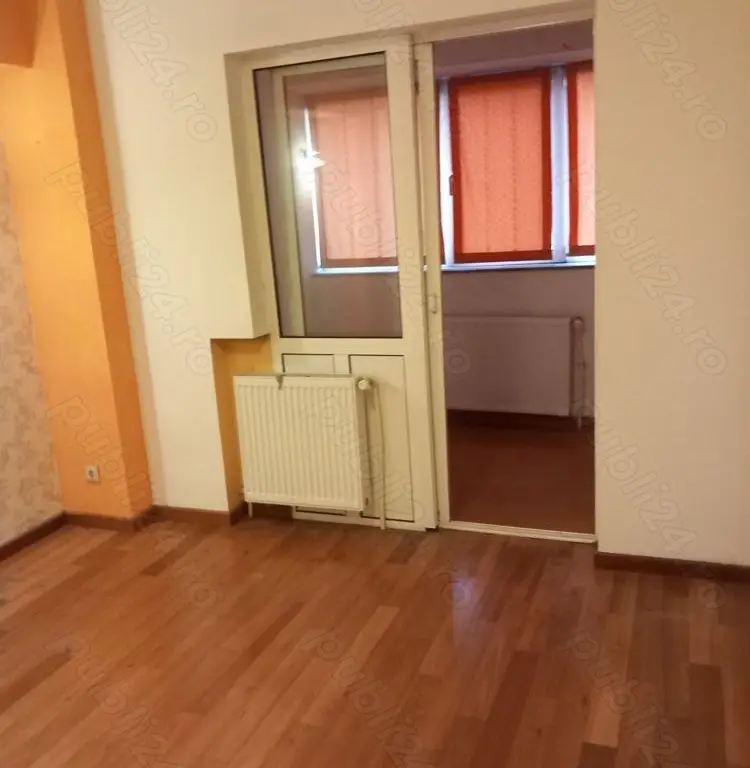 Vand apartament 3 camere