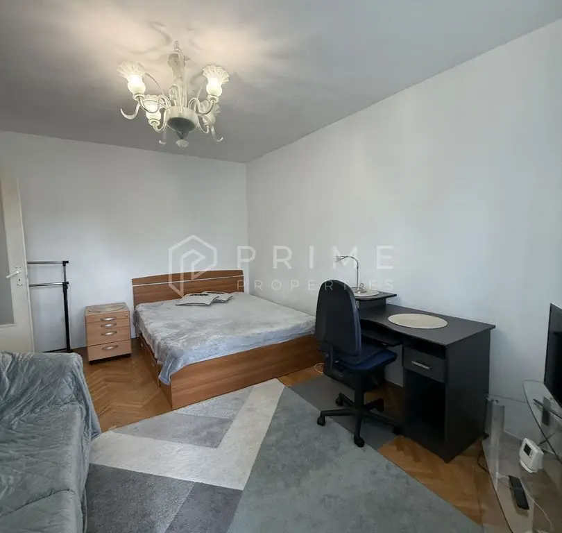 Apartament 3 camere de închiriat – Dâmbu, etaj 1, ideal pentru studenț