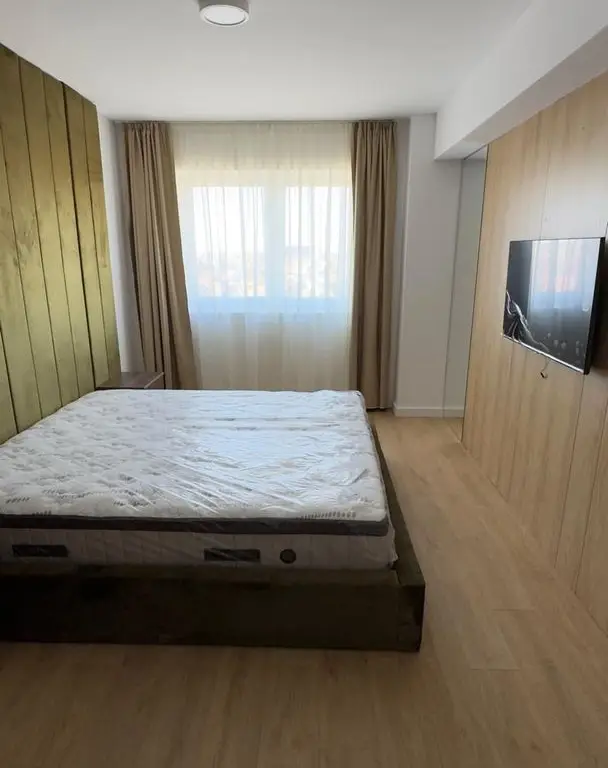 Inchiriez ap 3 camere, mobil utilat modern, loc parcare- 800 euro/luna