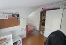 Apartament pe doua nivele cu scara interioara