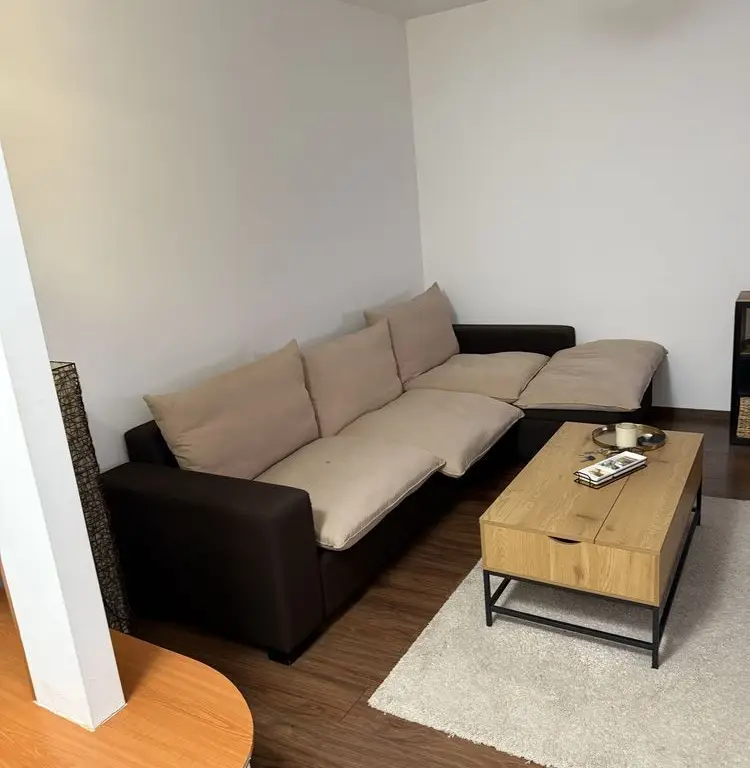 BRASADAS vinde ap 3 camere in asociatie zona 14 Mai.