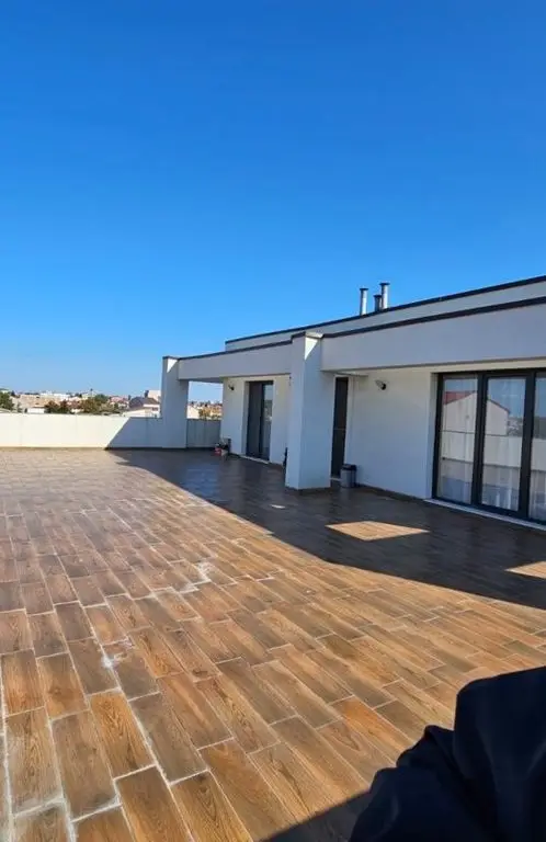 Apartament 3 camera