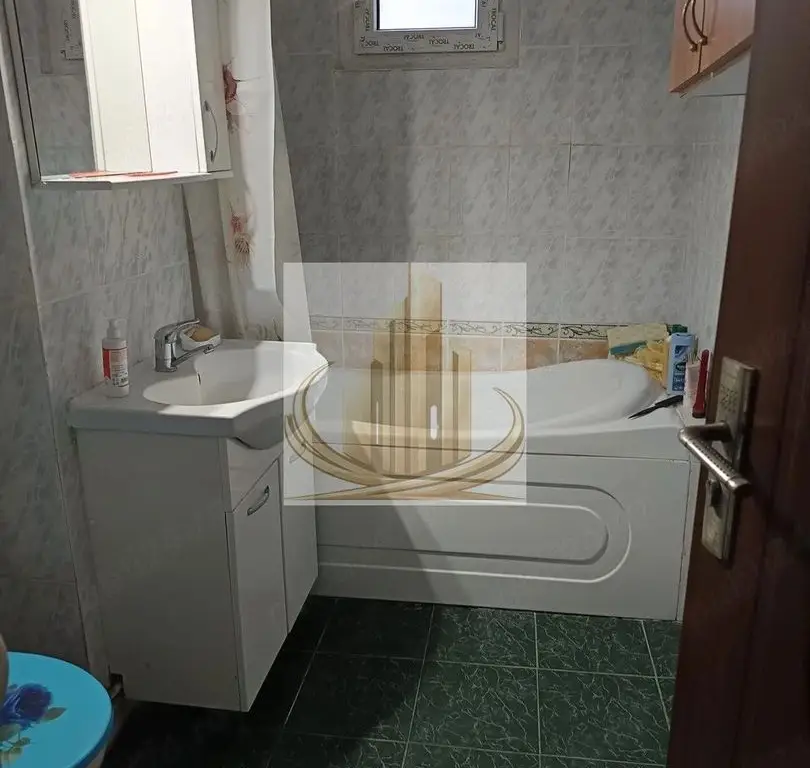 3 Camere Decomandat, 2 bai | Parter | Zona Soarelui – Parcul Pădurice