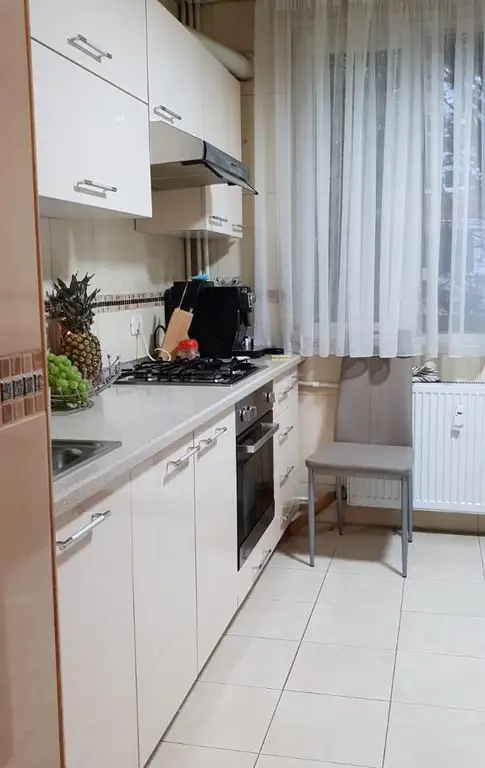 Vand apartament 4 camere