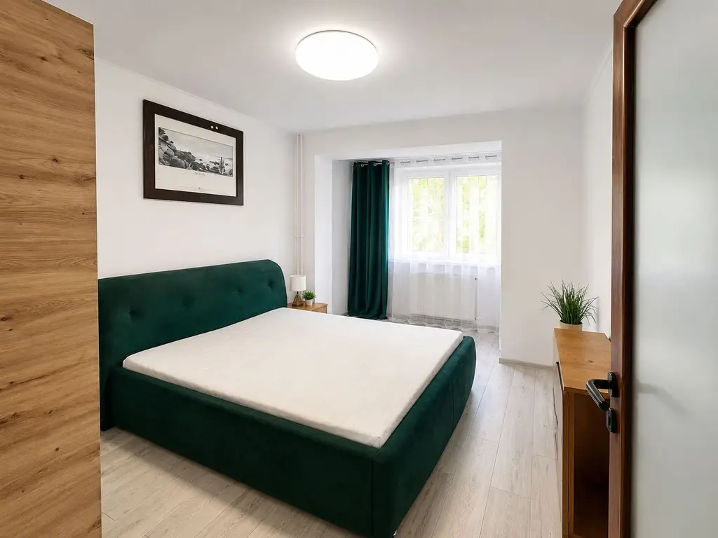 Apartament spațios 3 cam, complet renovat, mobilat – disponibil 01.07.