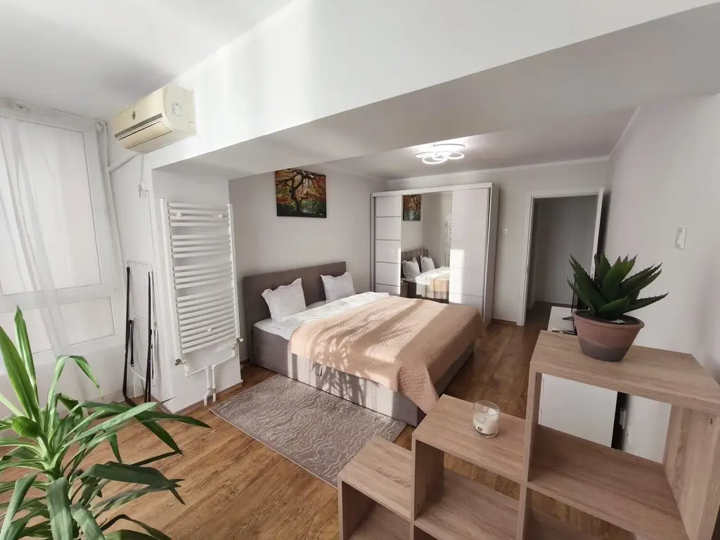 De vanzare apartament cu 3 camere , etaj 8/9 , Faleza, 165.000 euro