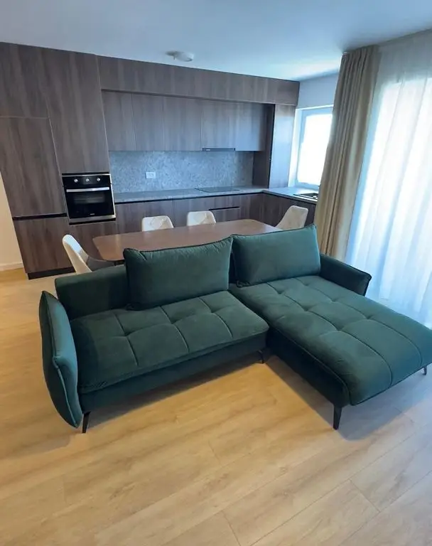 Inchiriez ap 3 camere, mobil utilat modern, loc parcare- 800 euro/luna