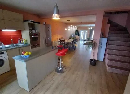 BRASADAS vinde casa tip duplex în zona CLOSCA.