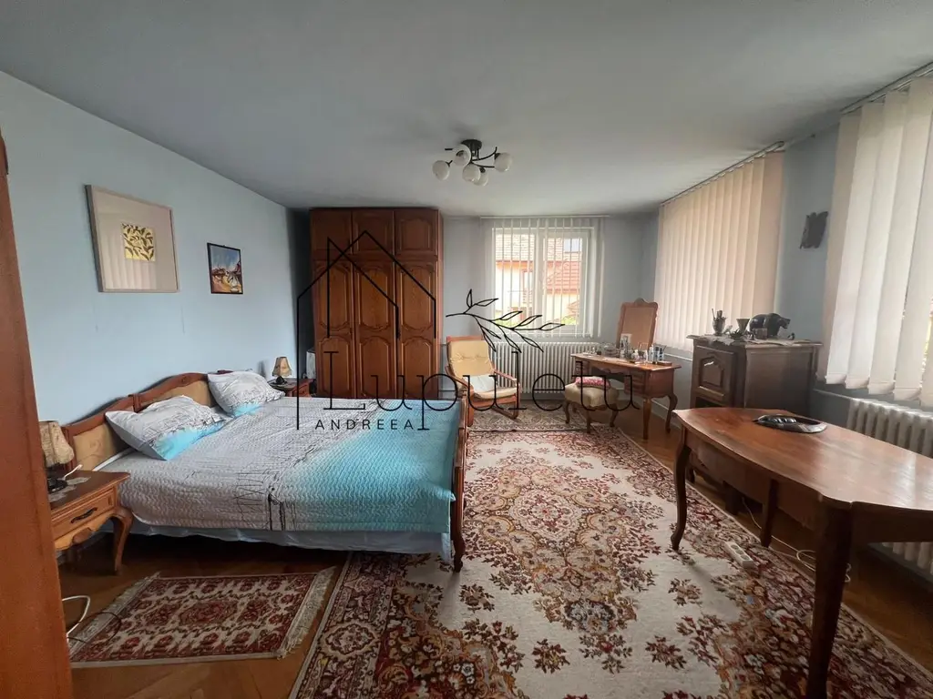 Casă de Vanzare | 200 MPU | Teren 305 MPU | Ultracentral
