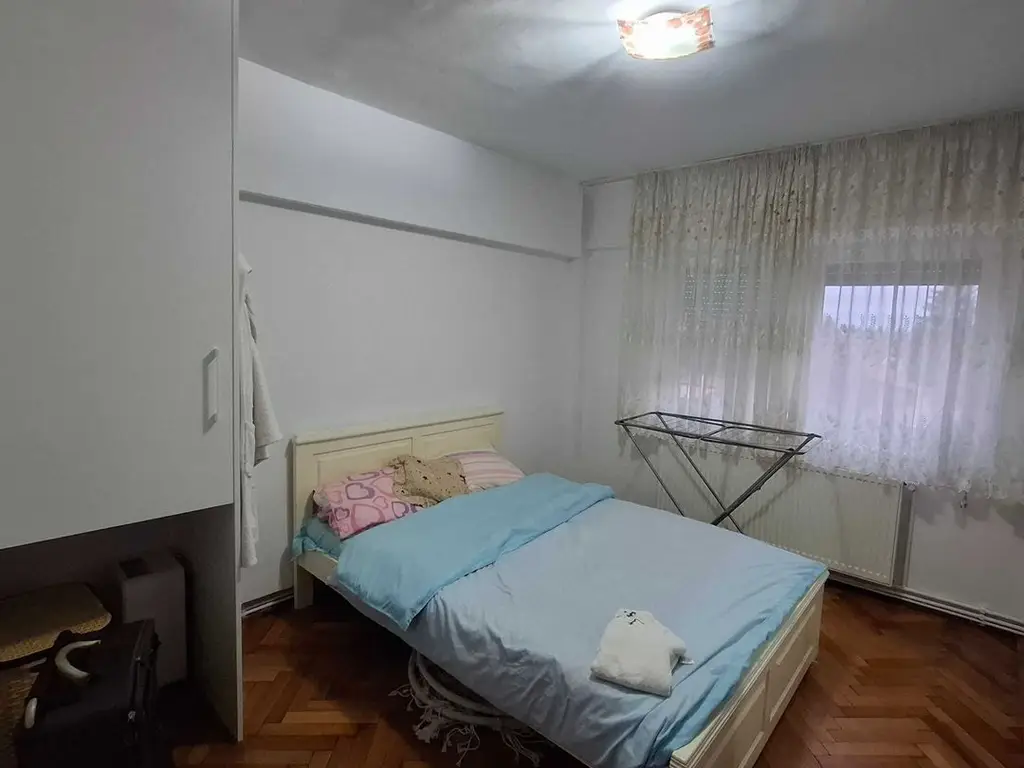 BRASADAS vinde ap cam etaj 2 in zona Avram Iancu.