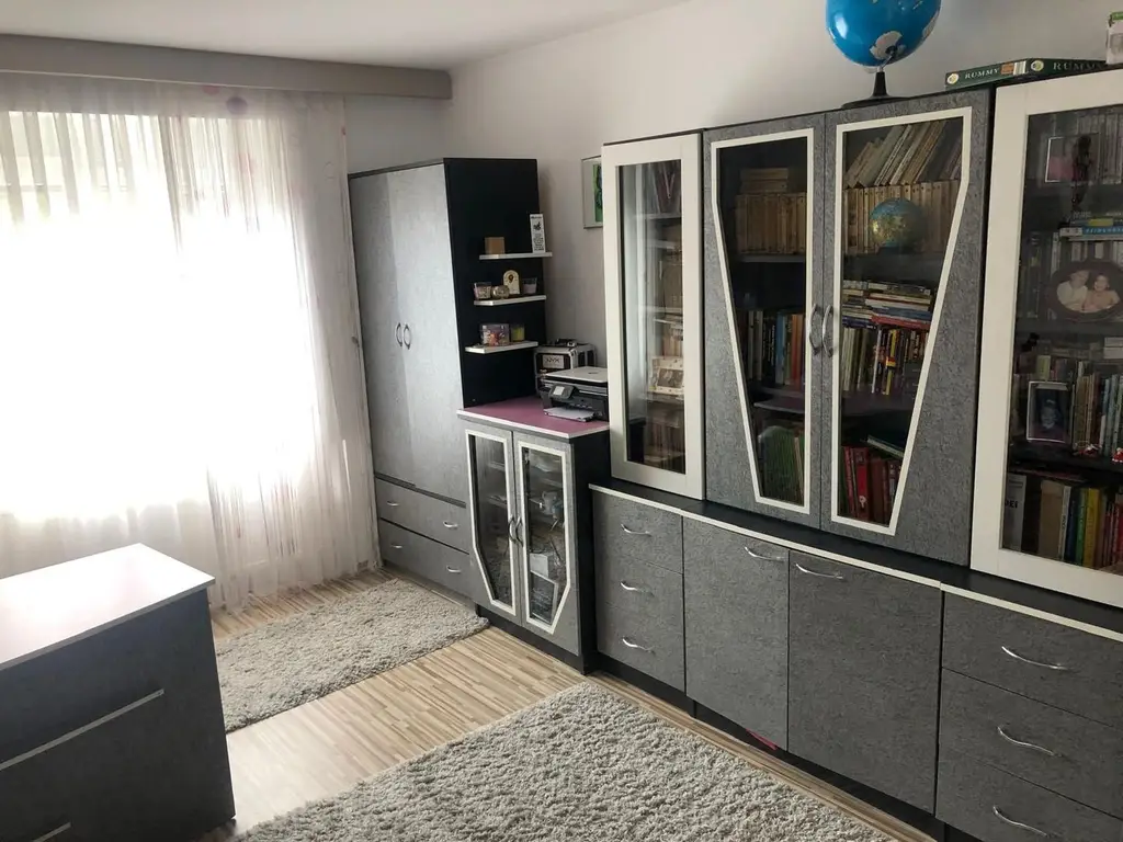 BRASADAS vinde casa cu 7 camere si teren 1100mp in zona Burdea.
