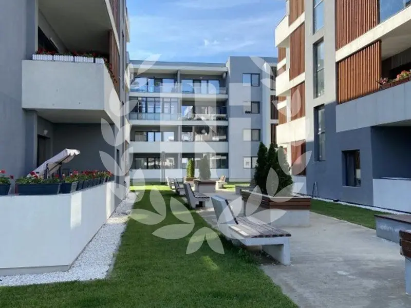 APARTAMENT 3 CAMERE DECOMANDAT 79 MP