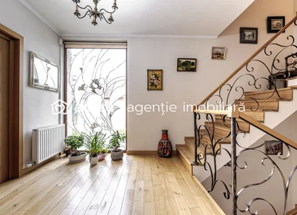 Vilă exclusivistă pe malul Mureșului – design modern si teren generos