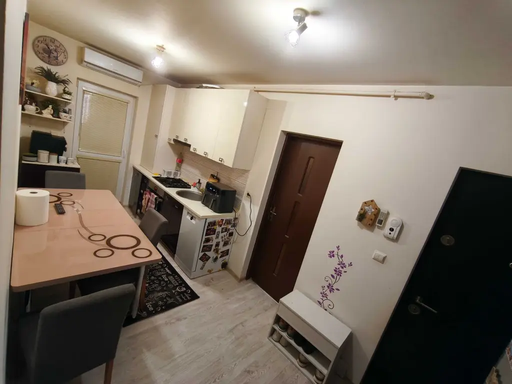 Apartament 2 camere decomandat de vânzare