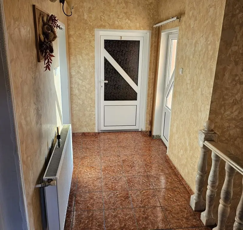 BRASADAS vinde casa individuala zona DARA cu 5 cam si teren 4ari.