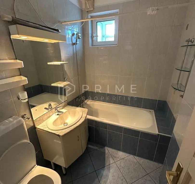 DE ÎNCHIRIAT: Apartament cu 3 camere | Cartierul Cornișa (Zona Zambara