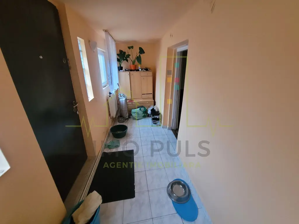 Casa in Ronat compartimentata in 2 apartamente cu intrari separate