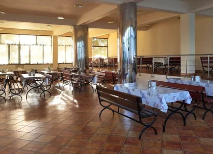 Hotel cu arhitectură montană deosebită poziționare premium Sâmbătă de Sus