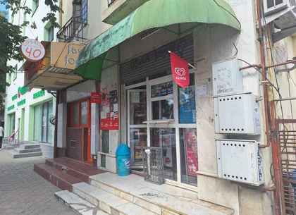Vand doua spatii comerciale invecinate zona centrala Pta George Cosbuc